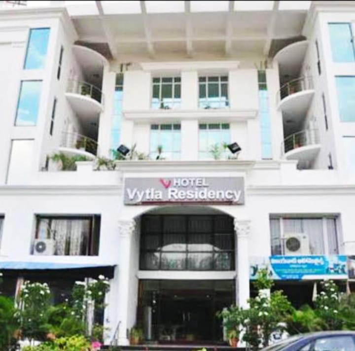 Hotel Vytla Residency Vizianagaram Bagian luar foto